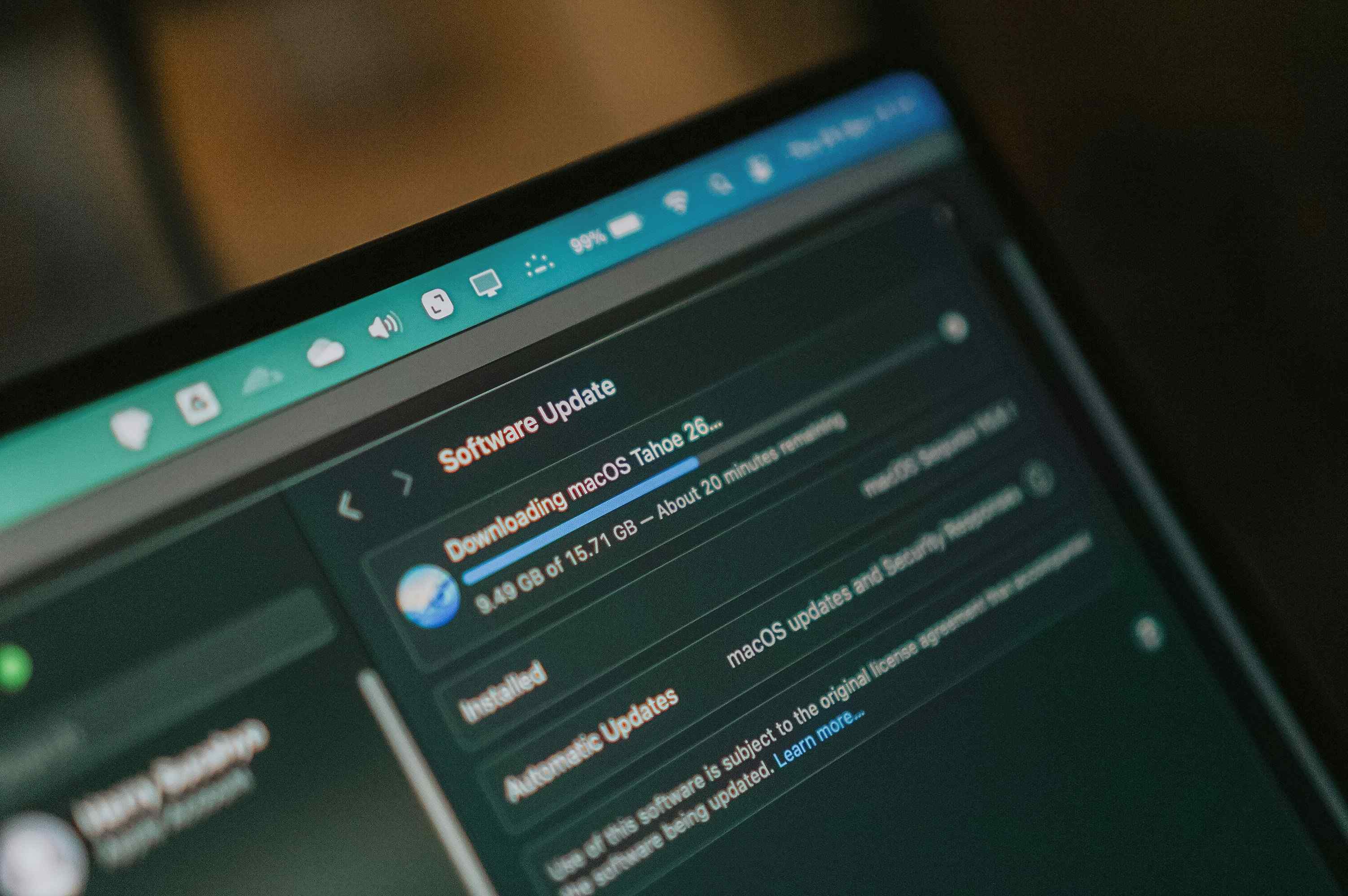Different alert channels comparison